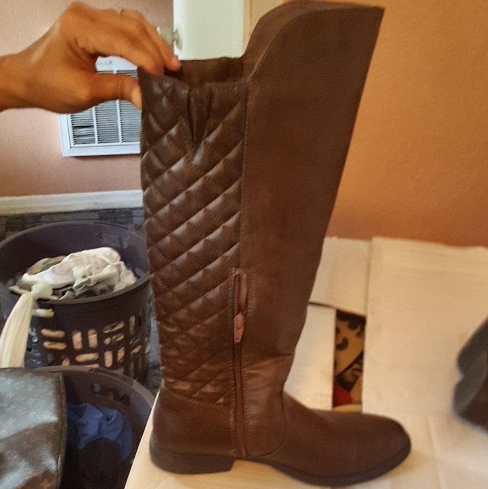 Boots - Picture 7 of 7